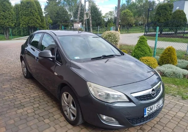 Opel Astra cena 23000 przebieg: 186000, rok produkcji 2012 z Mikołów małe 106